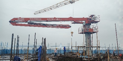 適應(yīng)多種施工環(huán)境的全能設(shè)備-液壓布料機(jī)
