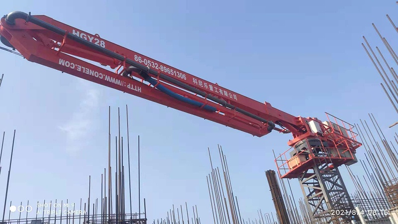 科尼樂重工電梯井內(nèi)爬式液壓布料機(jī)